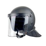 Aufstandshelm mit Maske